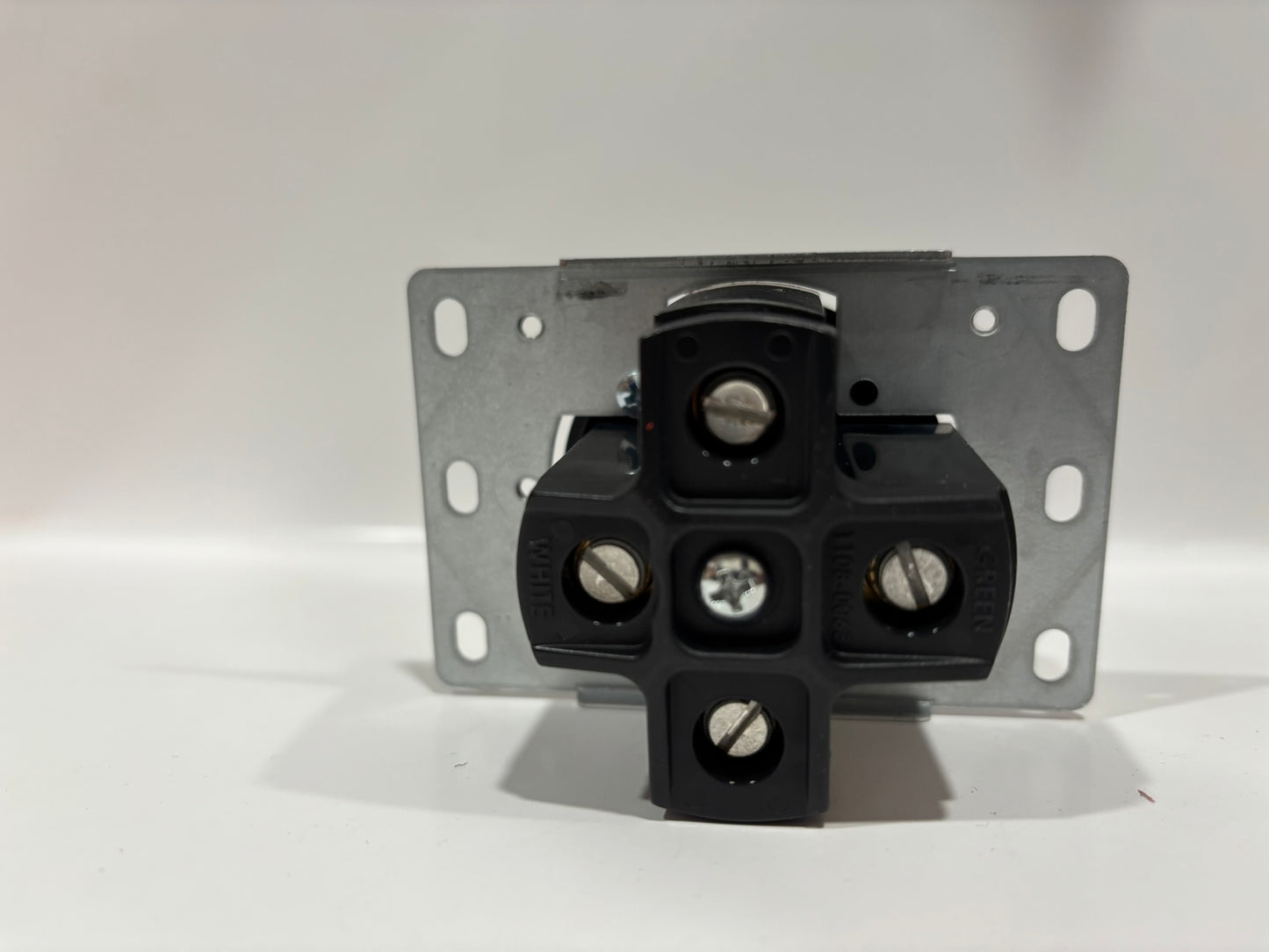 10 PK Legrand 3864 30A 125/250V NEMA 14-30R Straight Blade Receptacle