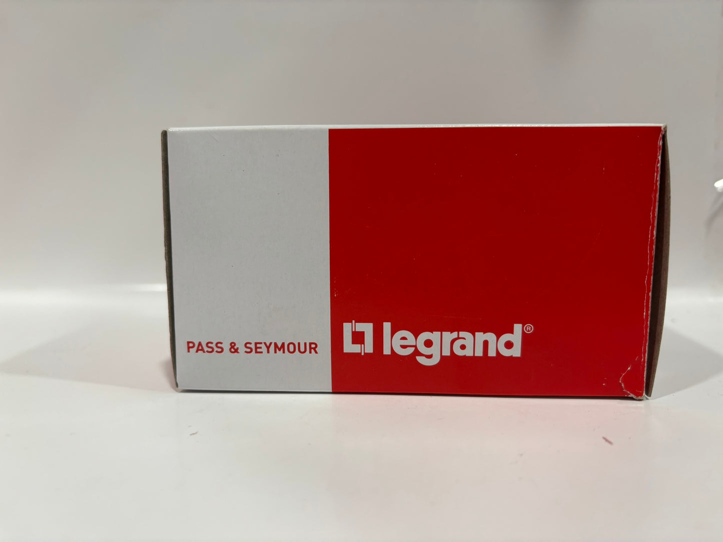 10 PK Legrand 3864 30A 125/250V NEMA 14-30R Straight Blade Receptacle