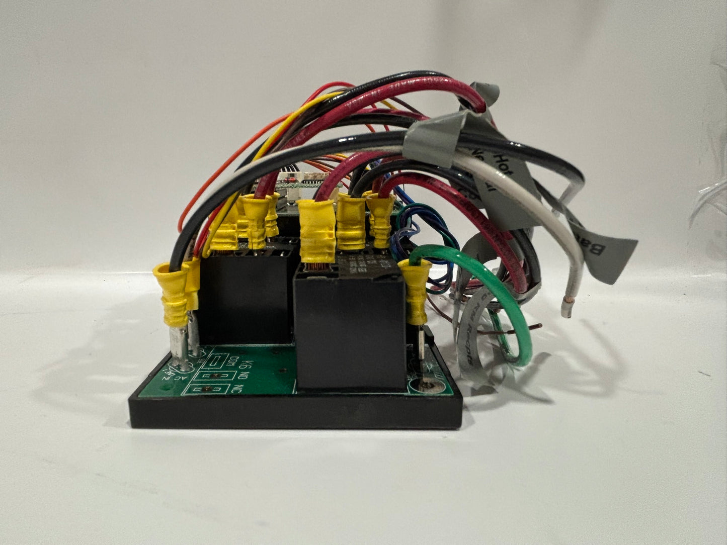 Honeywell 03-0480-X06-510 Relay Pack, 5 Outputs, 100–277VAC, DIN Rail Mount