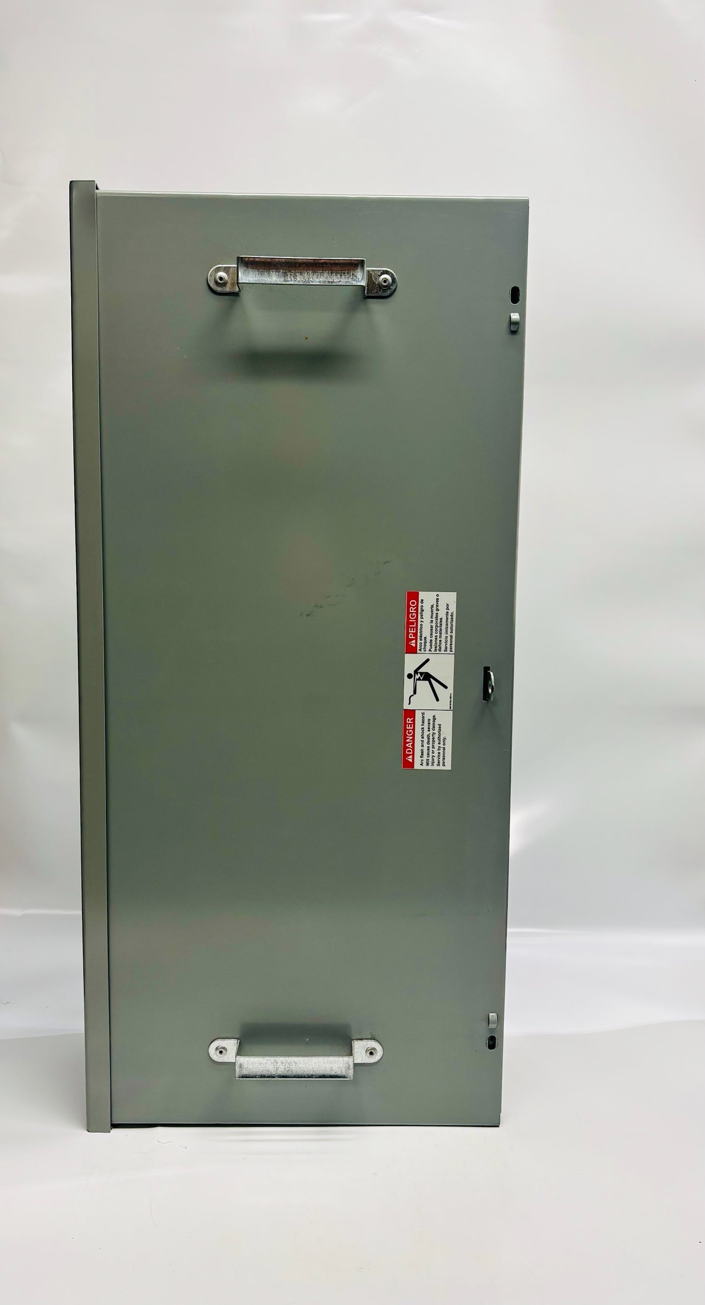Eaton R1122HC 400A 600V NEMA 3R Bussed Gutter Cabinet