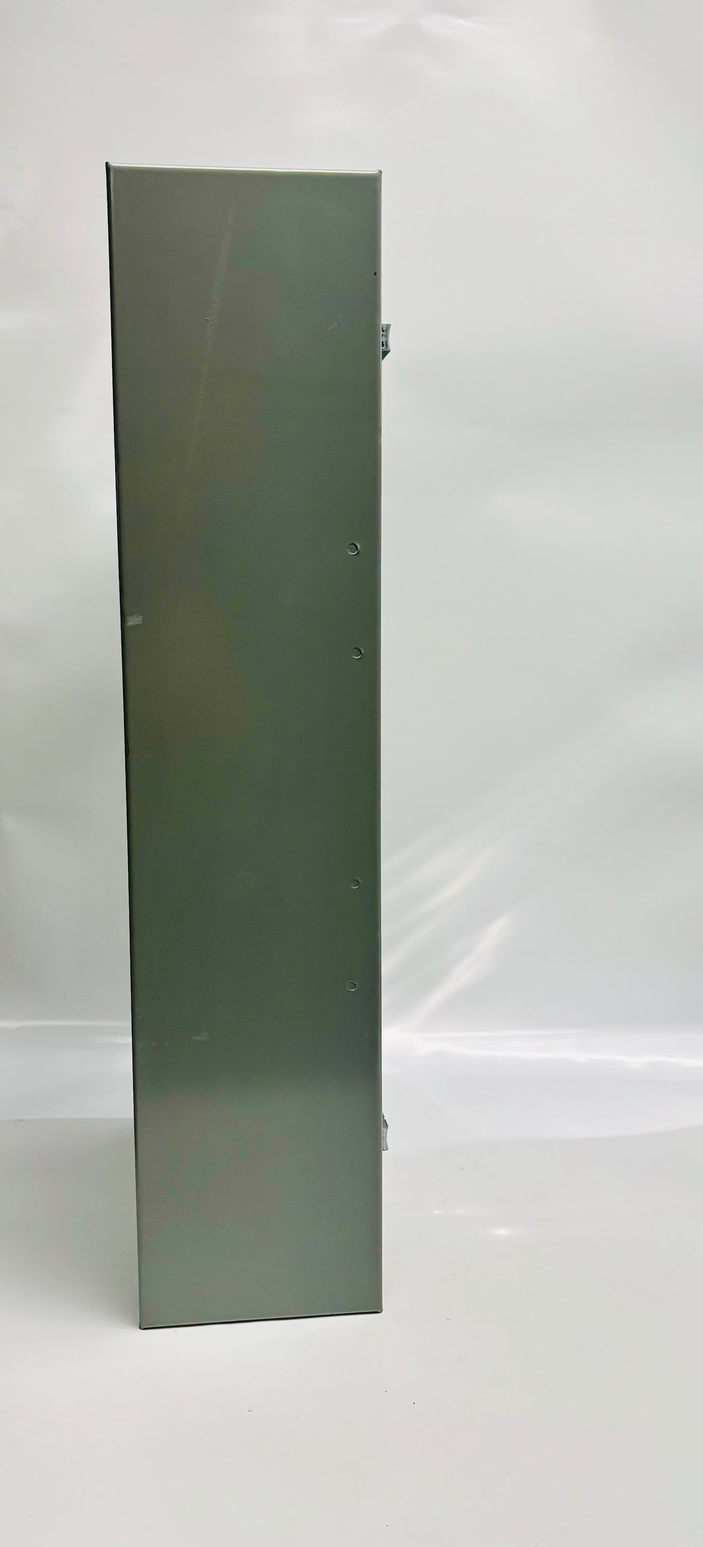 Eaton R1122HC 400A 600V NEMA 3R Bussed Gutter Cabinet