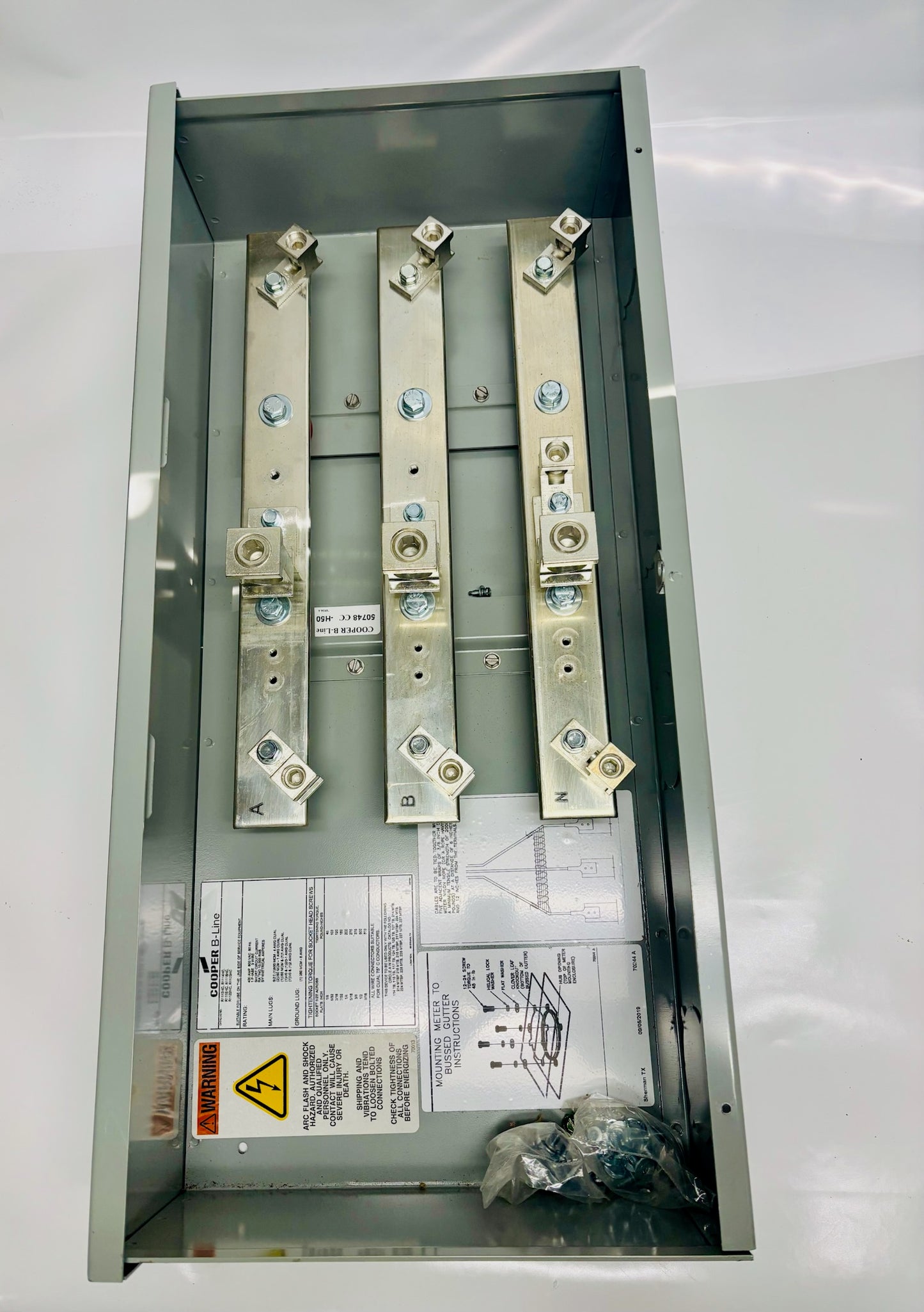 Eaton R1122HC 400A 600V NEMA 3R Bussed Gutter Cabinet