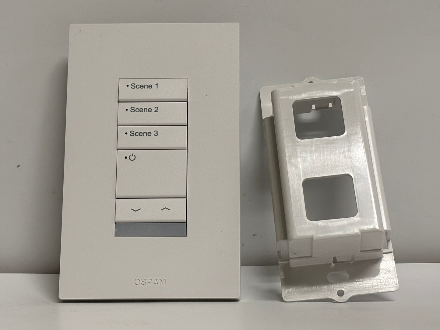 OSRAM EN-WS-SC3-ZB-WH Zigbee 3-Button Wireless Scene Dimming Wallstation