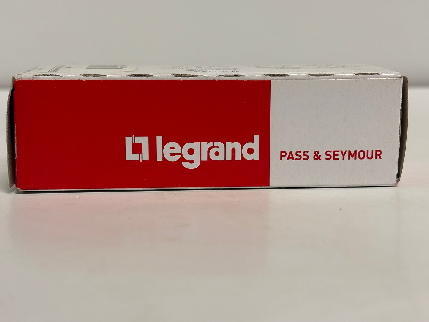 7 PK Legrand TR26252-W 15A 125V Tamper-Resistant Decorator Duplex Receptacle, White
