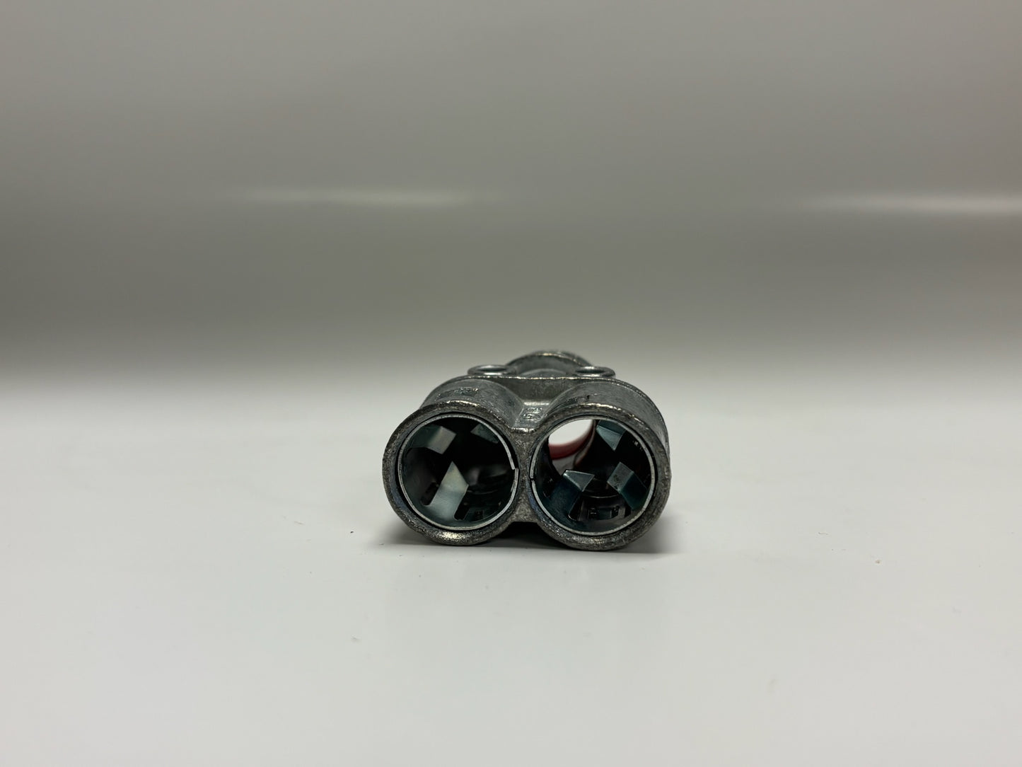 25 PK Arlington 3838AST 3/8" Snap2It Duplex Connector for MC/AC/Flex, Zinc