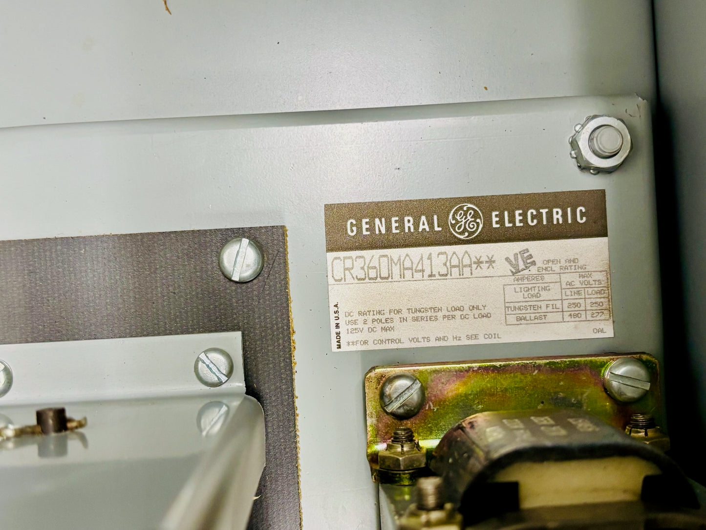 GE CR360MA413AA Industrial Electrical Contactor 265-277V 60HZ 220V 40HZ