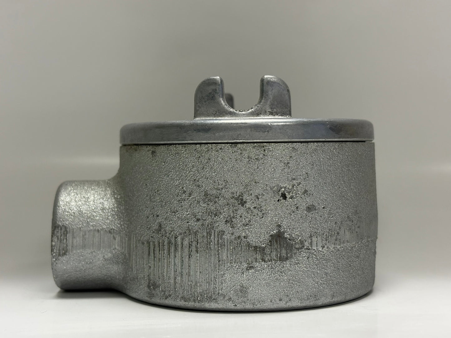 2 PK Crouse-Hinds 0101639 GUA-16 1/2″ Explosion-Proof Conduit Outlet Box with Cover