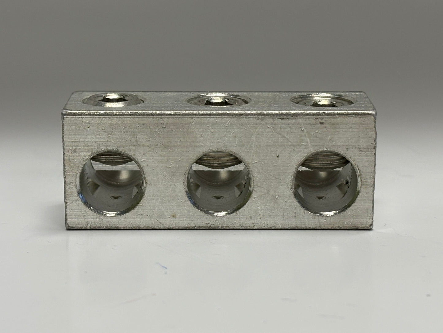 Burndy K3A29U‑4N Universal 3‑Conductor Lug, 6 AWG–250 kcmil, 1/2″ Stud