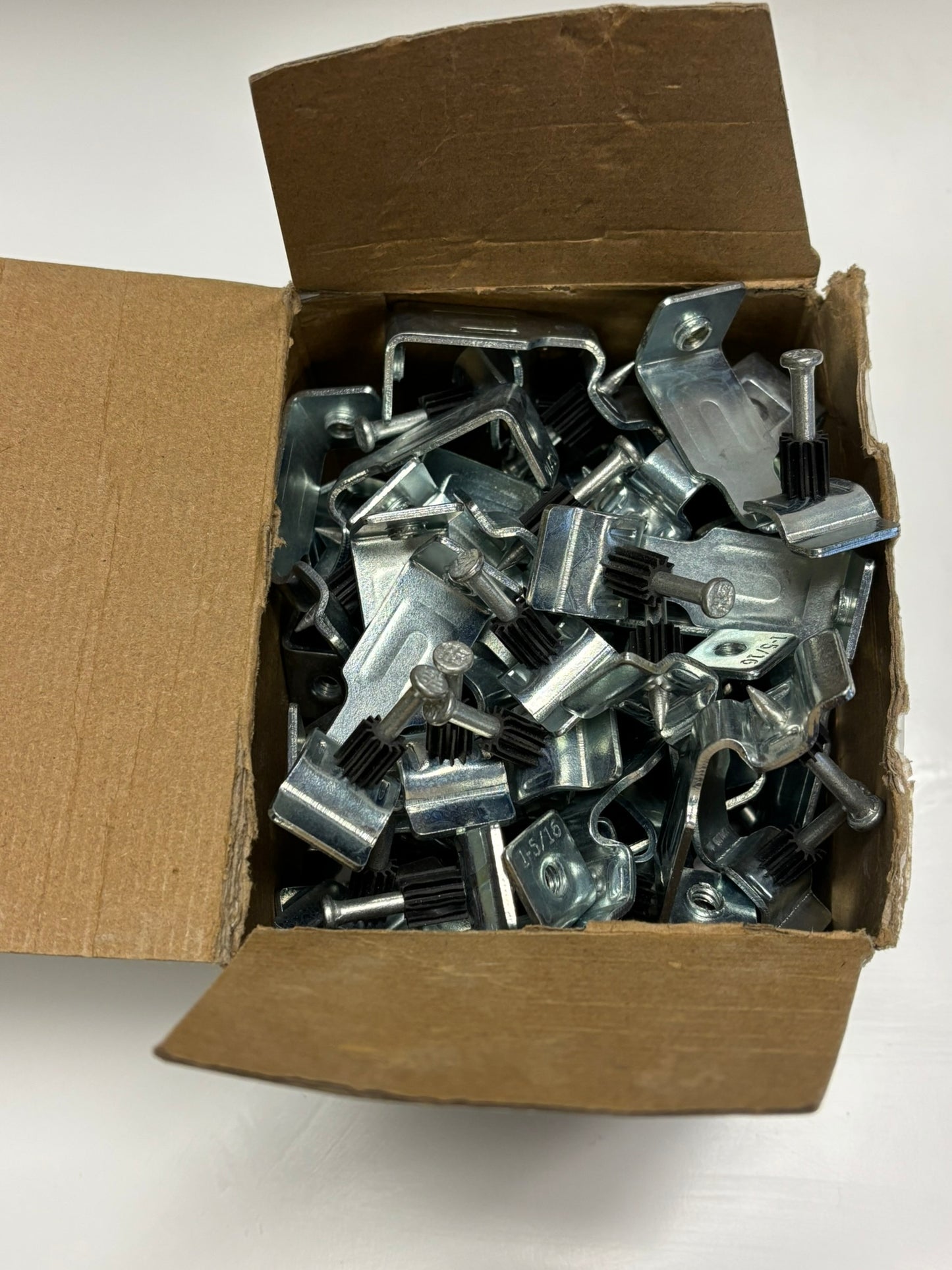 50 PK Simpson Strong‑Tie PTRHA4‑131 Powder‑Actuated Threaded Rod Hanger, 1/4″ Rod