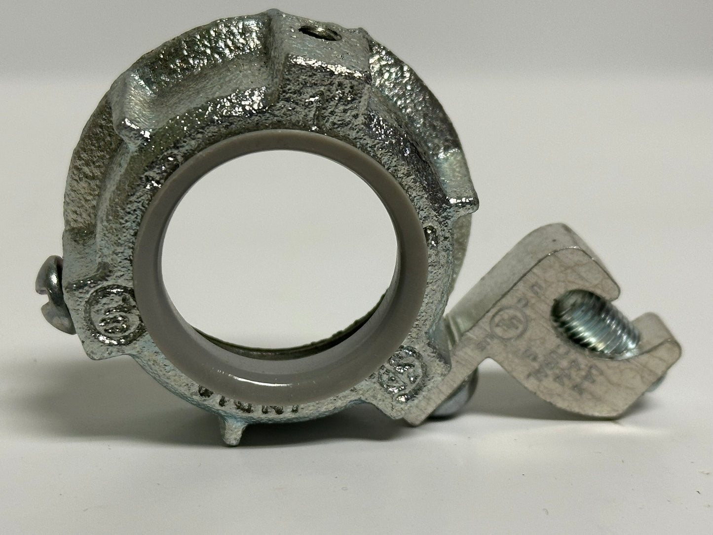 50 PK Eaton GLL3 1" Grounding Bushing with Aluminum Lug, Insulated 105°C