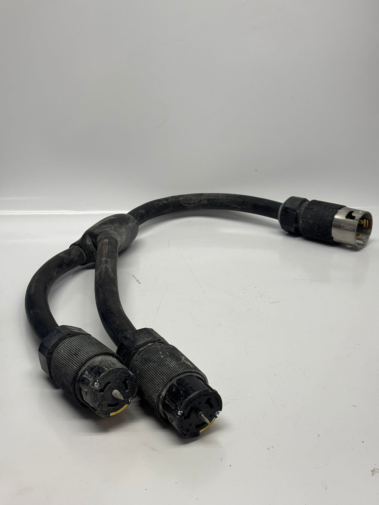 Marinco 19200008 50 Amp‚ W/ Hubbell CA Standard Twist-Lock Ends; 3-Feet 6/4 SEOOW Cable