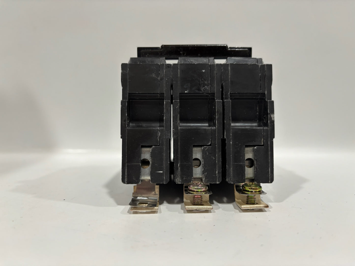 New GE Consumer & Industrial 2 pole 40 AMP circuit breaker THQB2140