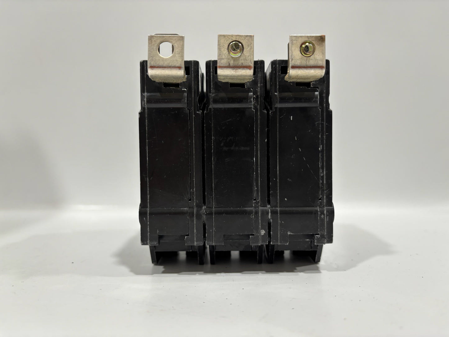 New GE Consumer & Industrial 2 pole 40 AMP circuit breaker THQB2140