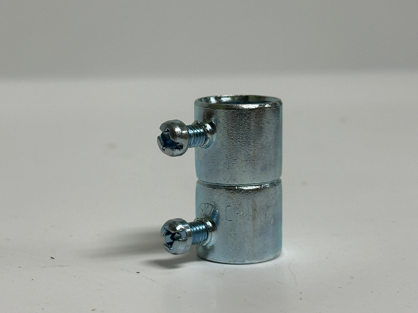 100 PK RACO 2022 1/2" EMT Set-Screw Steel Coupling for Conduit Connections