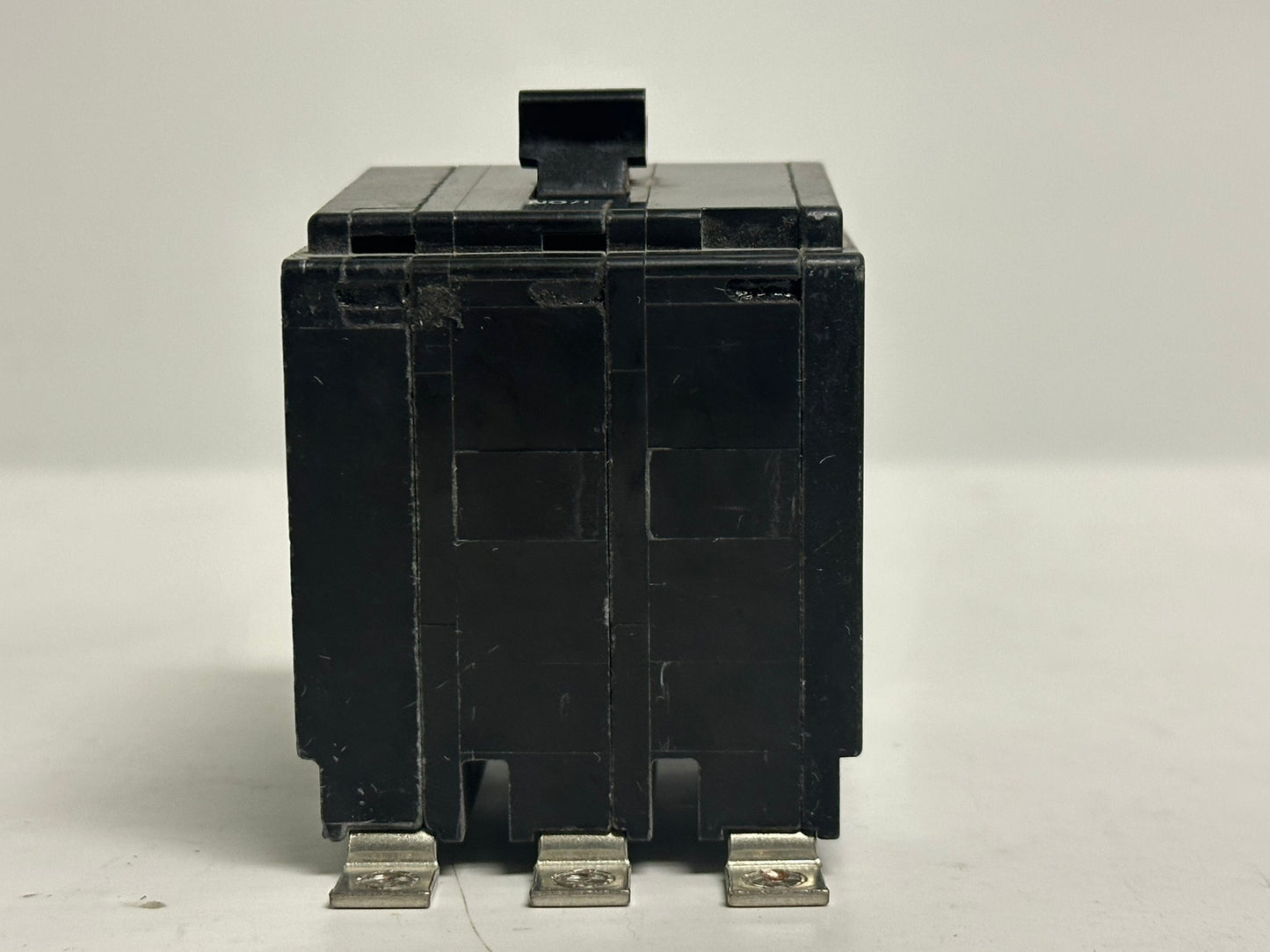 Square D QOB390VH – 90A 3-Pole Bolt-On Circuit Breaker Overview