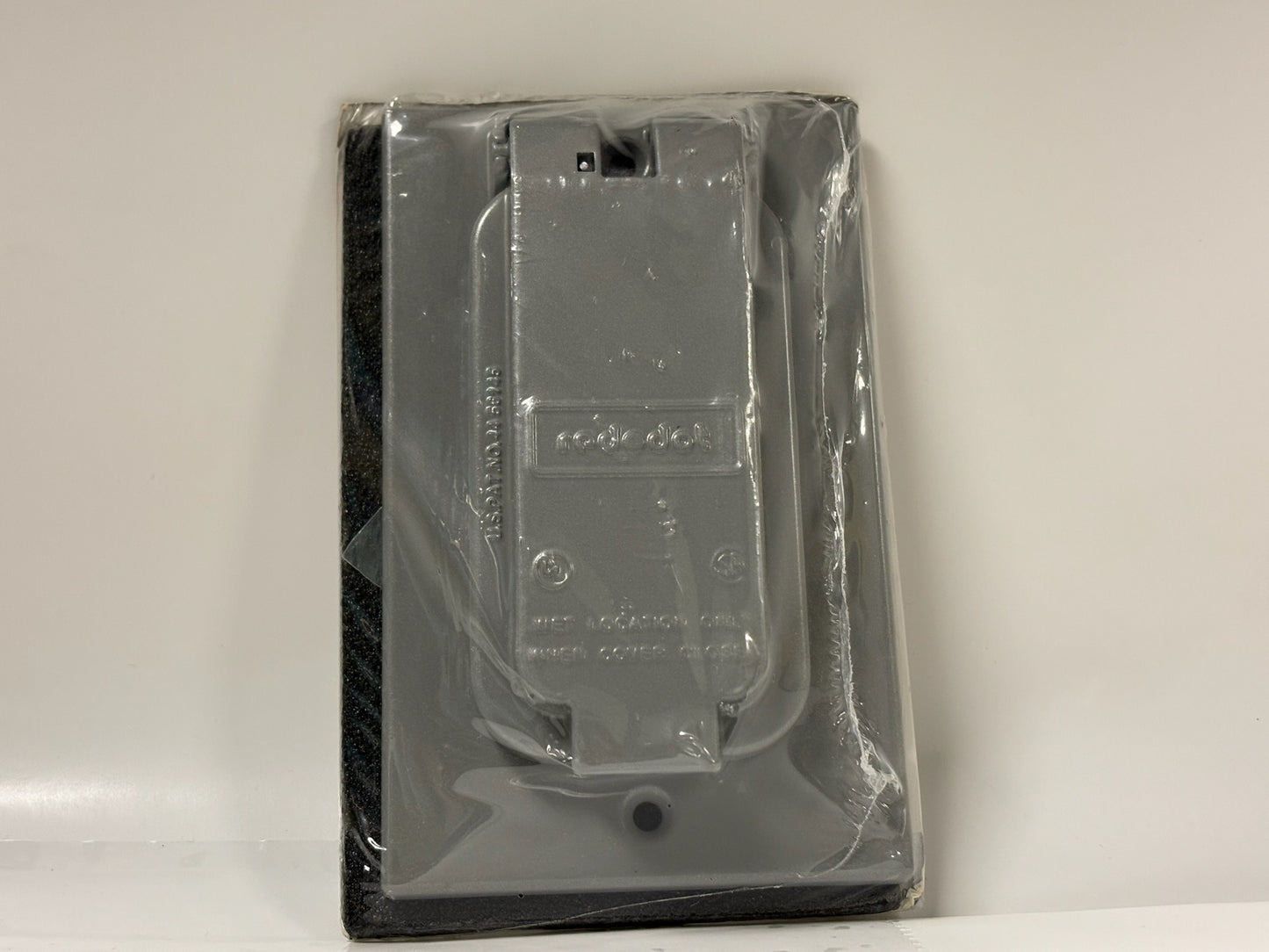 15 PK Red Dot WGF100-CV Weatherproof GFCI Cover, Vertical, Zinc Die-Cast, Gray