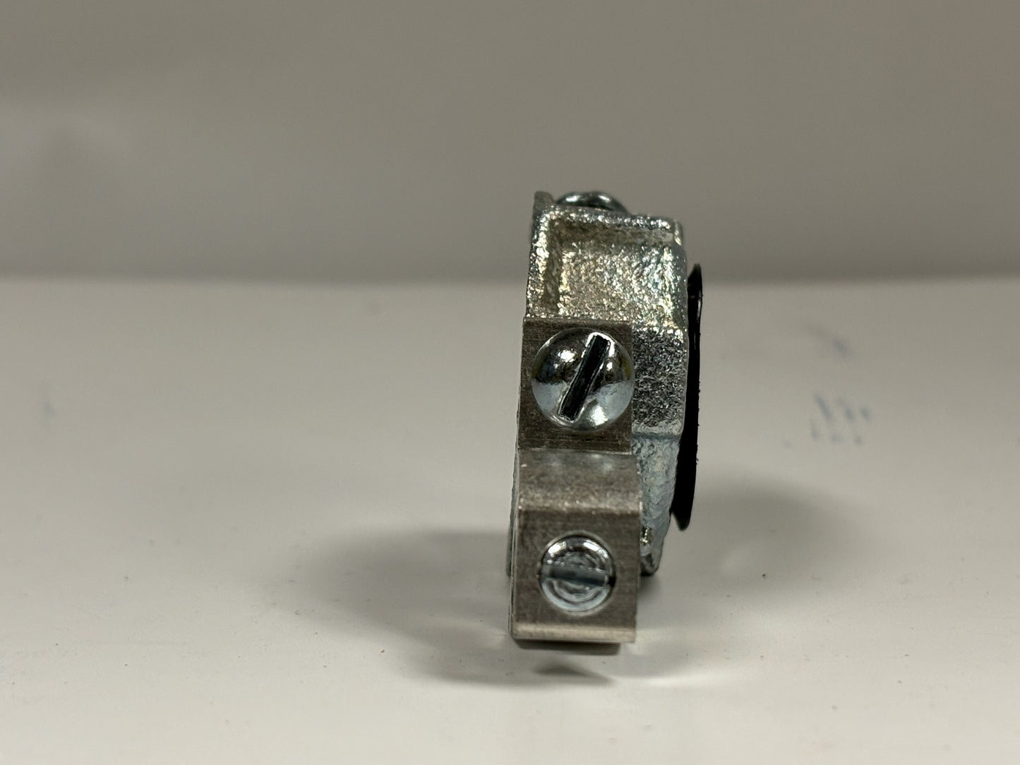 100 PK RACO 1213 Grounding Bushing with Lay-In Lug, 3/4" Trade Size, Malleable Iron