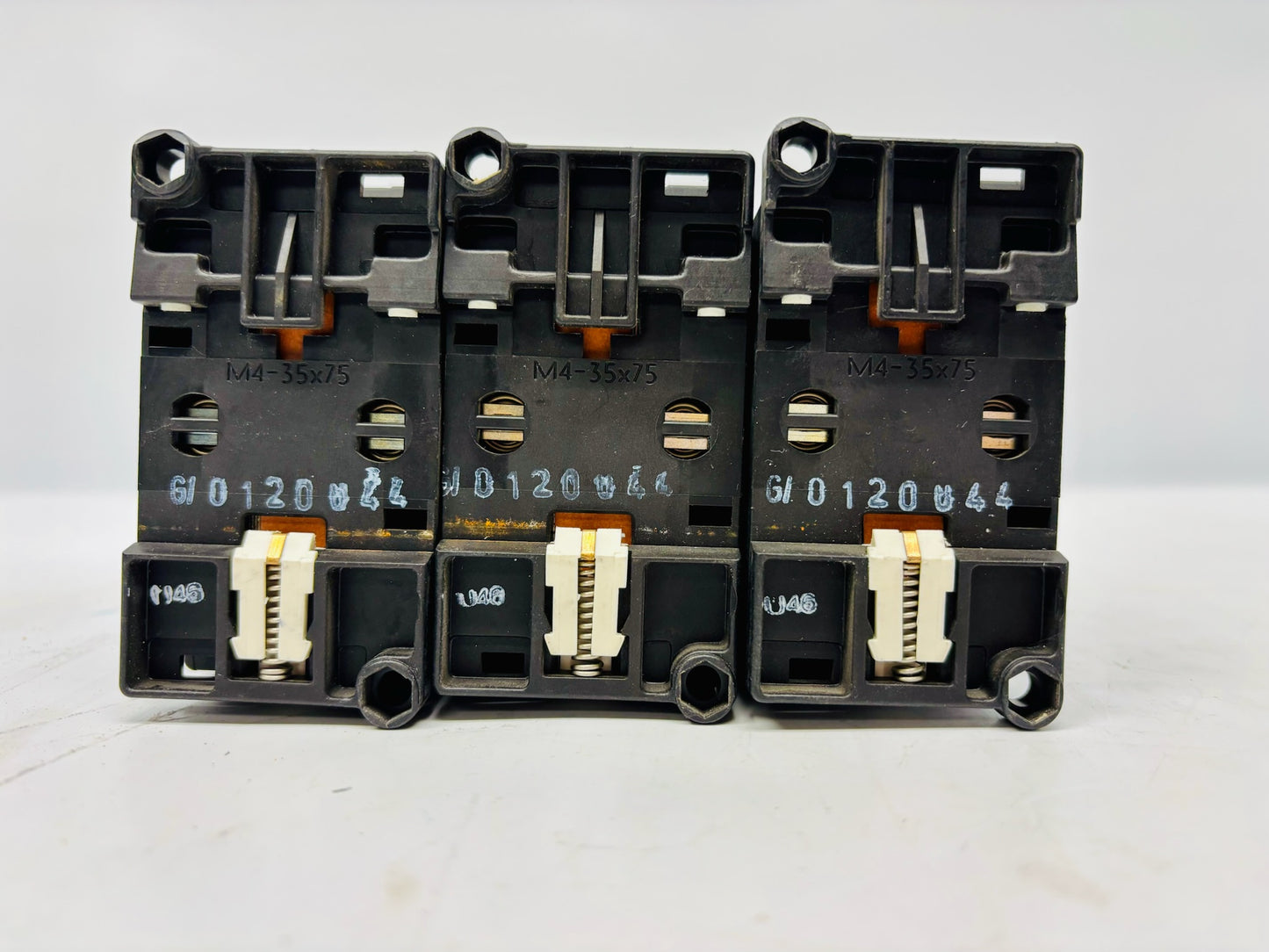 3 Pk Siemens 3TF42 Three-Phase AC Contactor Overview