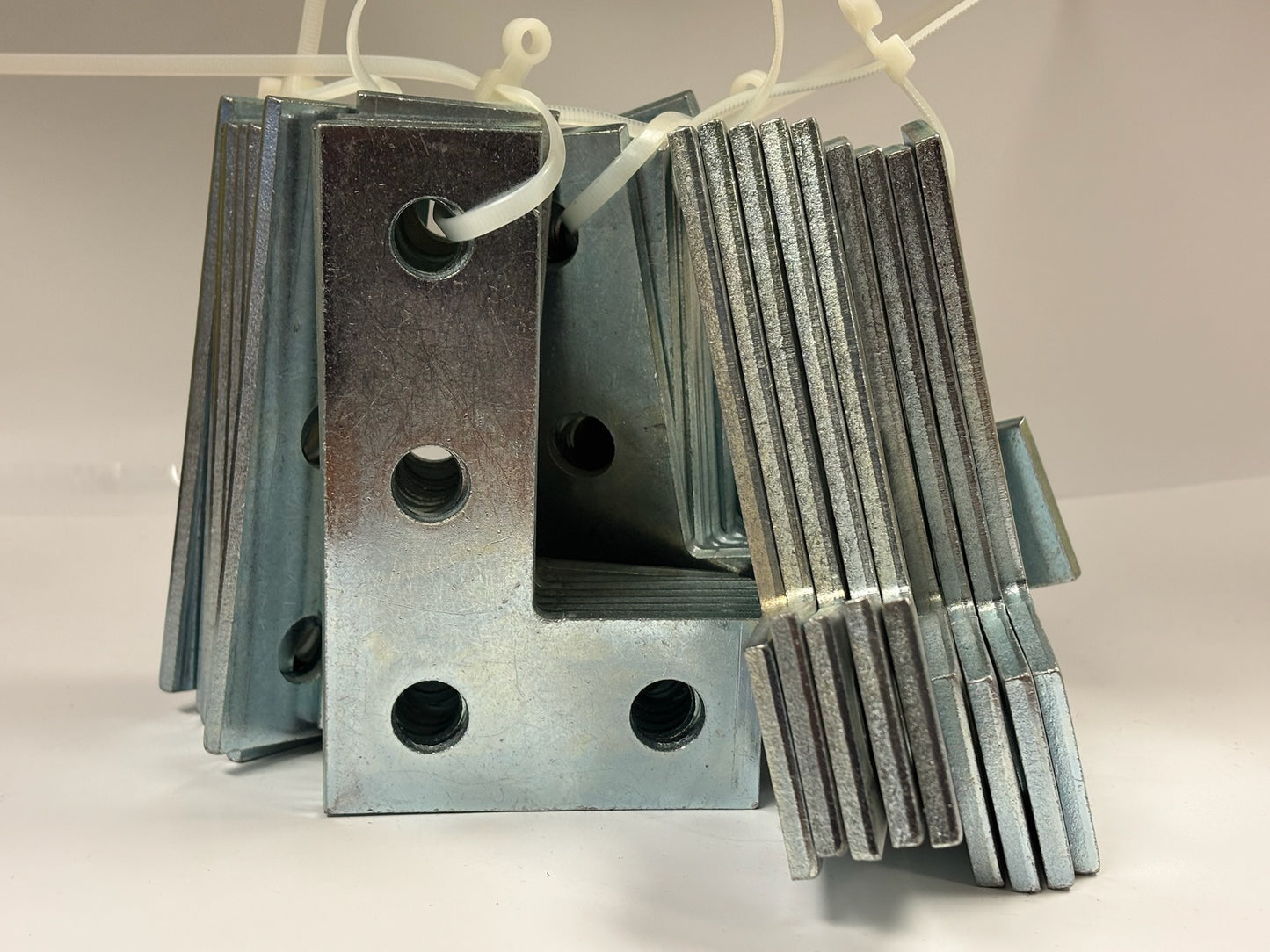 33 PK B‑Line B143 4‑Hole Zinc‑Plated Flat Corner Plate for Strut Systems