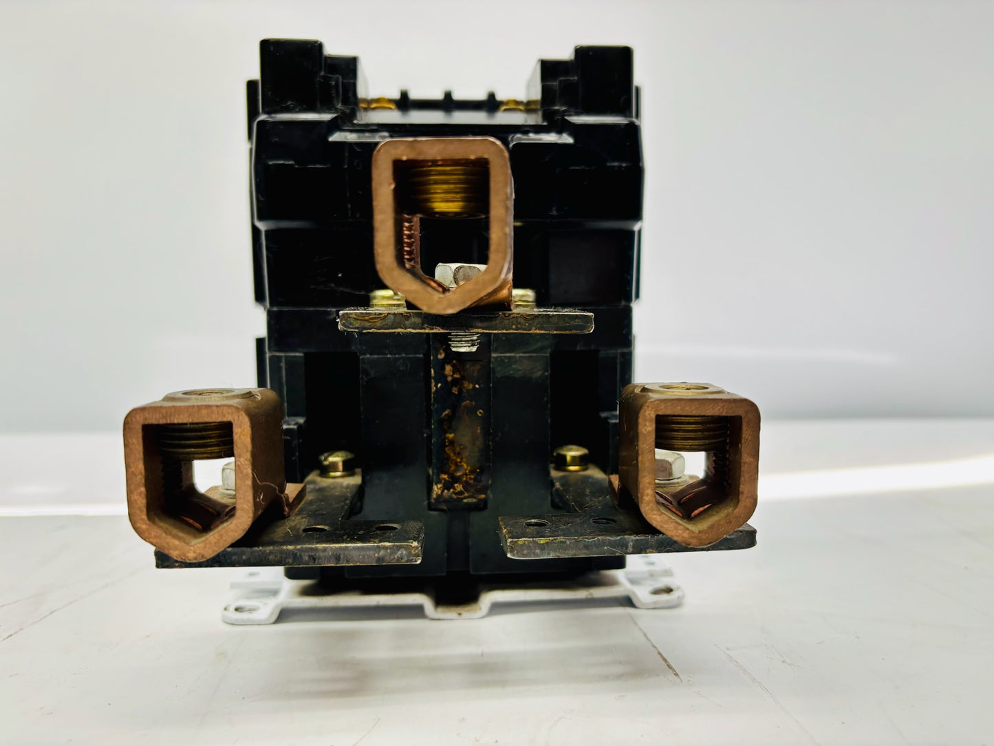 Square D 8910SYD138 Three-Pole Magnetic Contactor