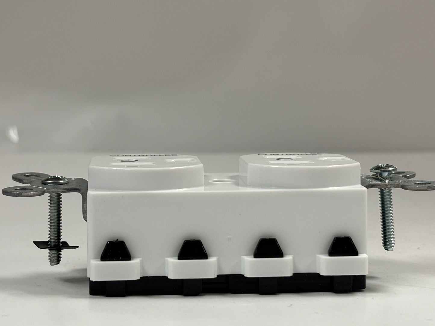 7 PK Hubbell SNAP5362C2W 20A 125V Controlled Duplex Receptacle
