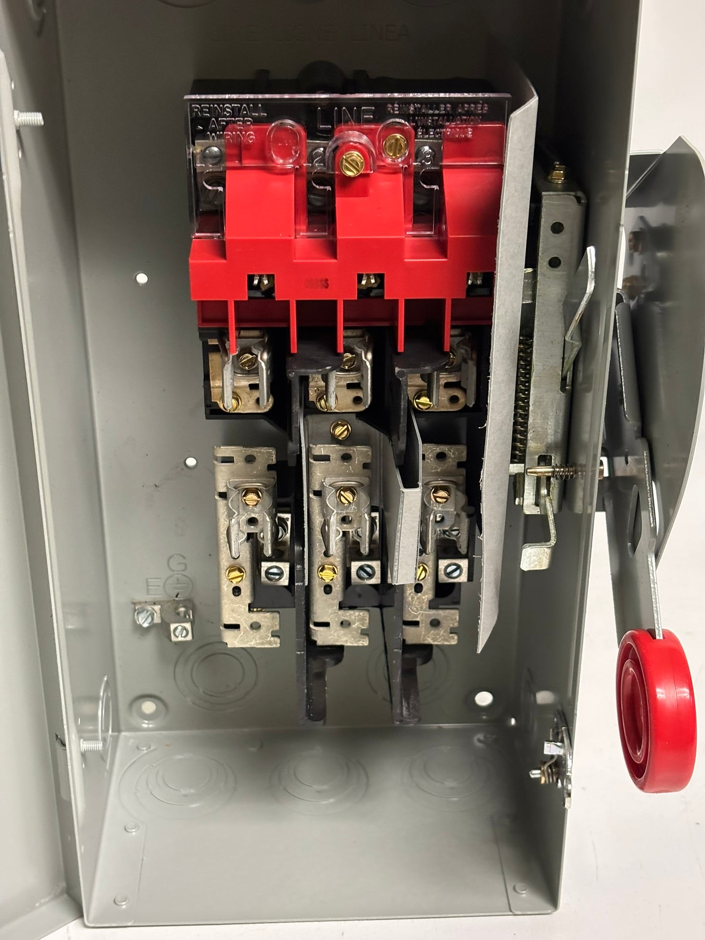 Eaton DH322FGK Enhanced Visible Blade Single-Throw Safety Switch, 60 A