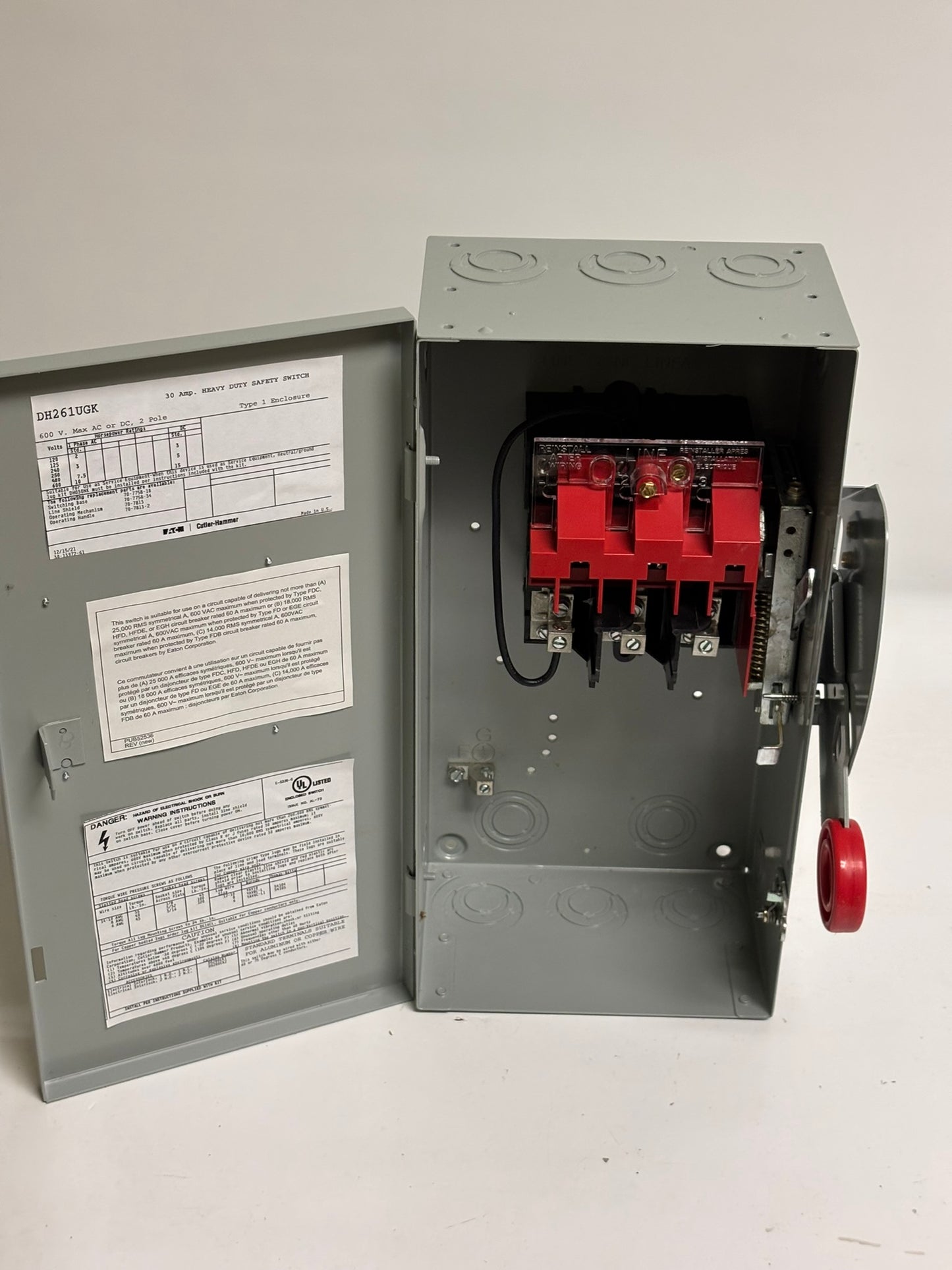Eaton DH261UGK Heavy Duty Single-Throw Non-Fused Safety Switch, Single-Throw, 30 A