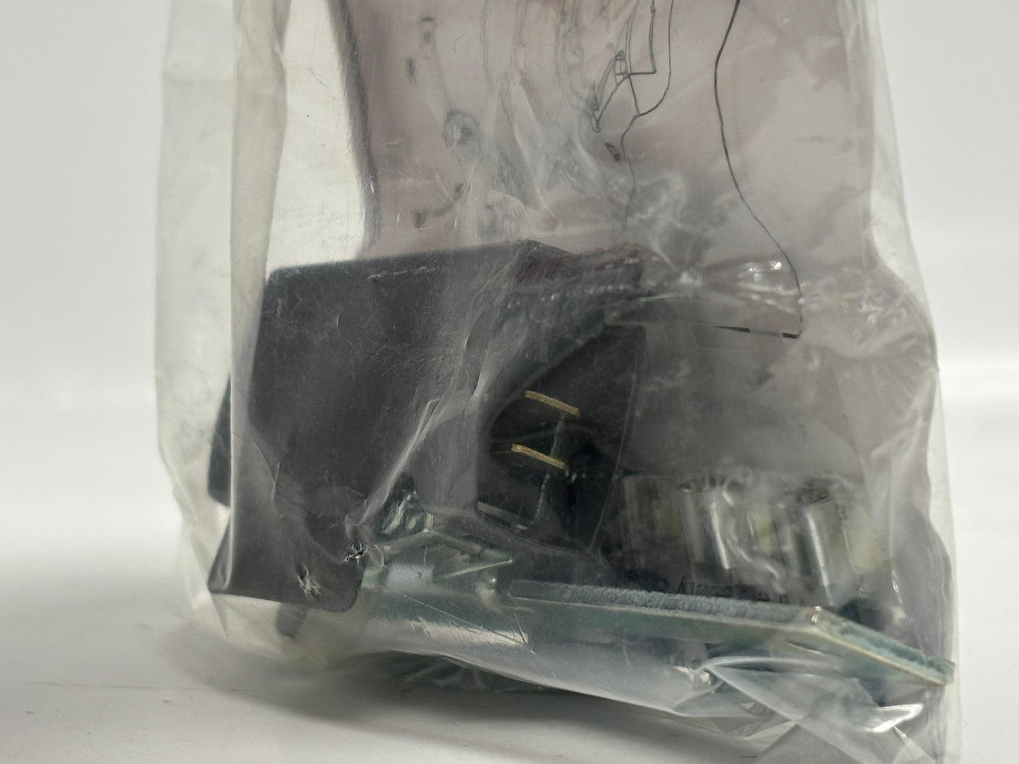 Siemens HA161234 Auxiliary Contact Kit – For VBII 30–200A Disconnect Switches