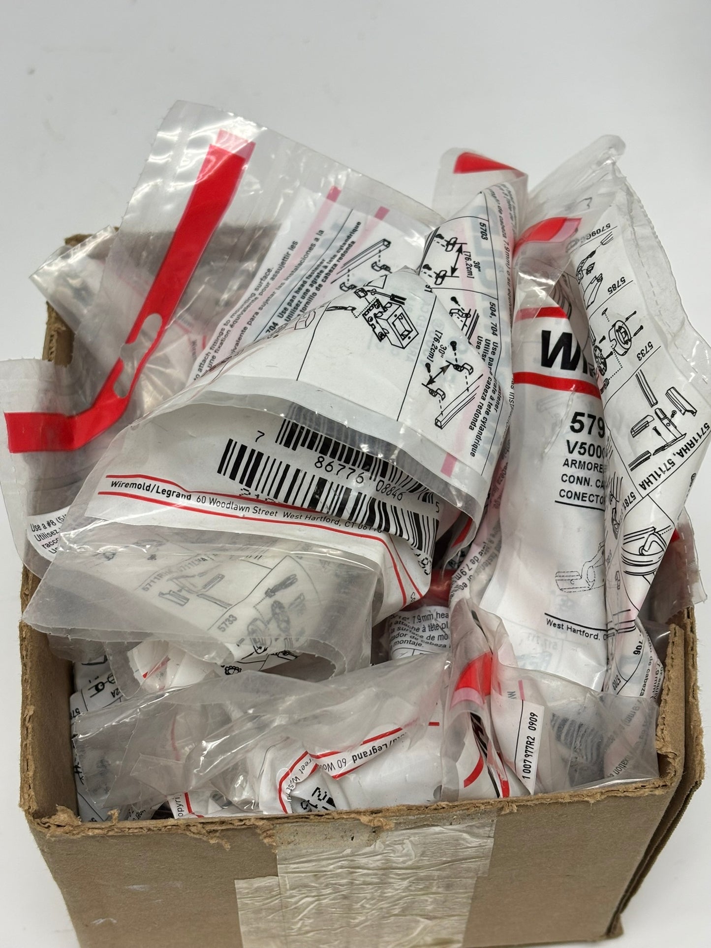 18 PK Wiremold 5790B Armored Cable Connector for 500/700 Series Raceway