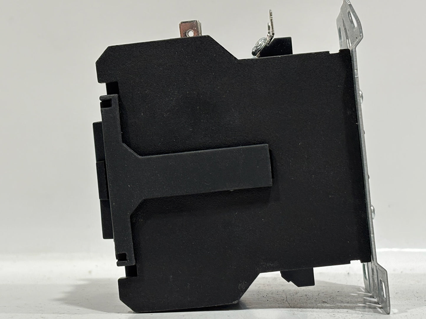 Eaton C25DND230A 2-Pole 30A Contactor – 120V Coil for HVAC Applications