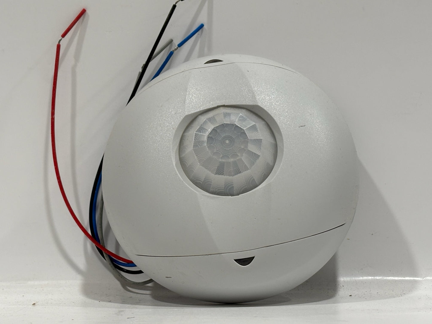 OSRAM SCP-0450 Ceiling PIR Occupancy Sensor Overview & Specs