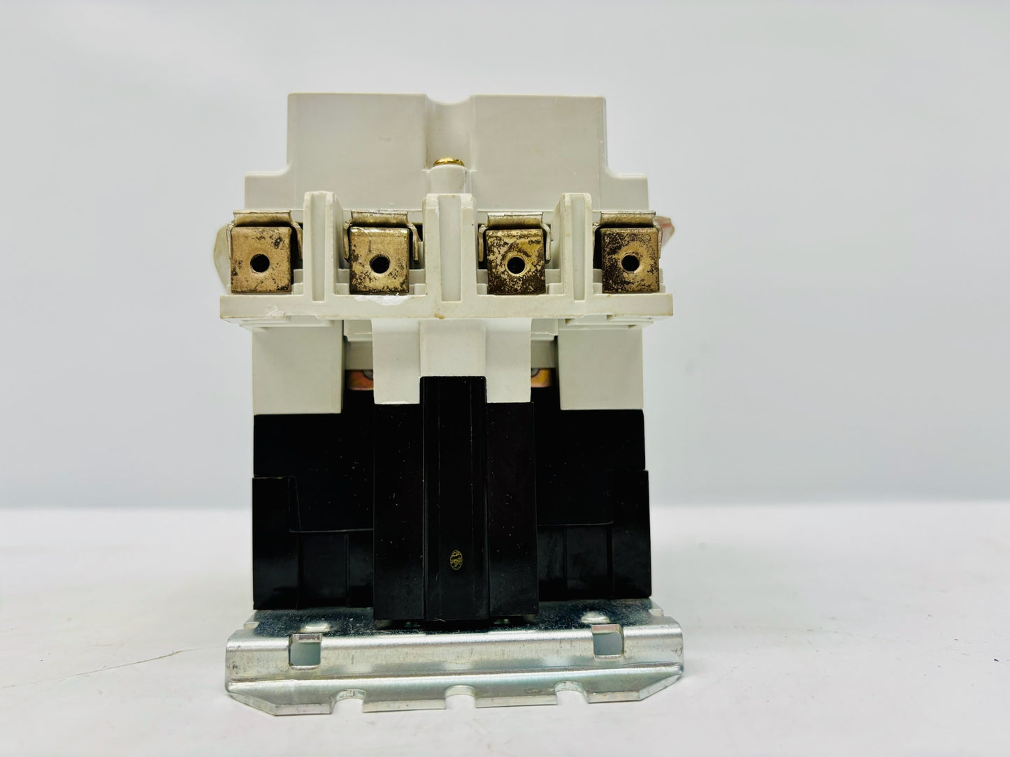 (Pre-Owned) Cutler-Hammer A202K1DAM Lighting Contactor