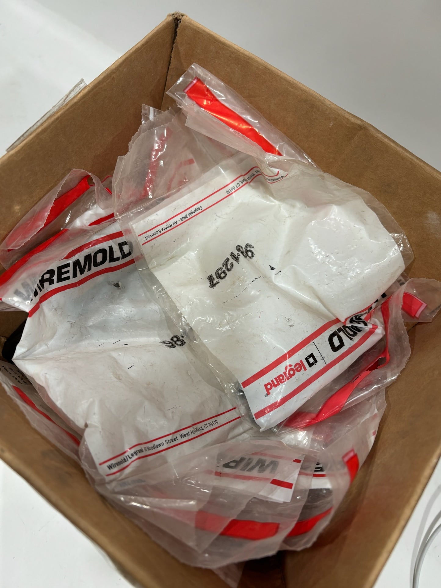 32 PK Wiremold 981297 Link Strap Hardware Kit for Floor Box Installation