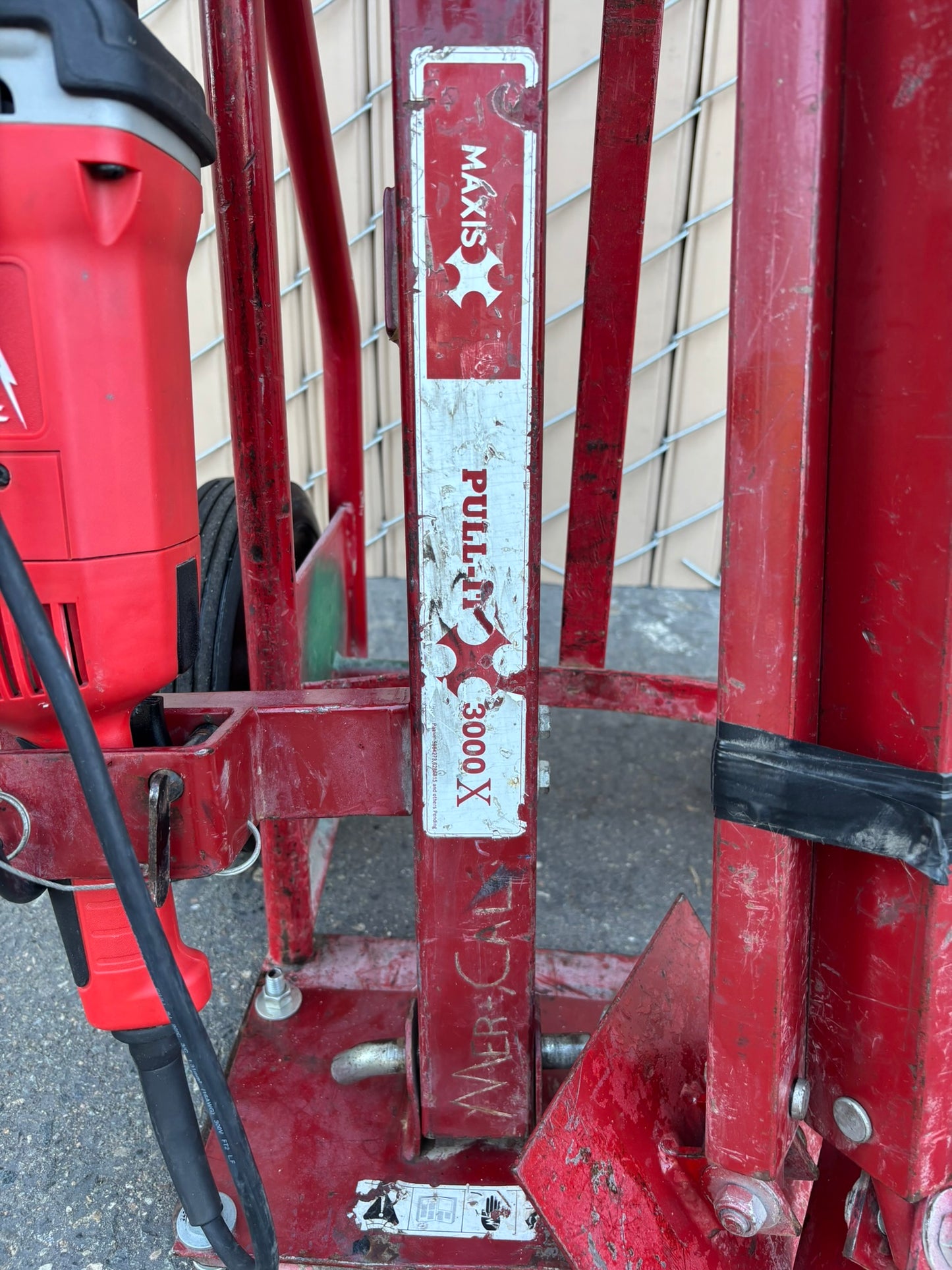 SouthWire Maxis 3000X Lightweight Cable Puller 3K Tripod and Bolt On Trolley