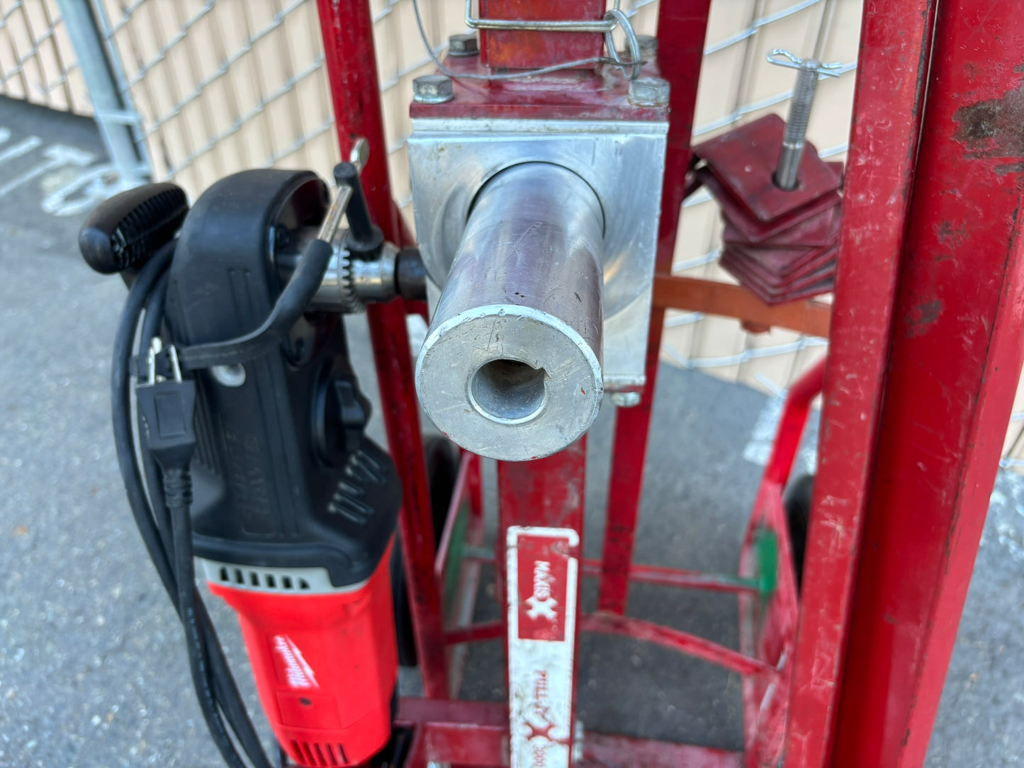 SouthWire Maxis 3000X Lightweight Cable Puller 3K Tripod and Bolt On Trolley