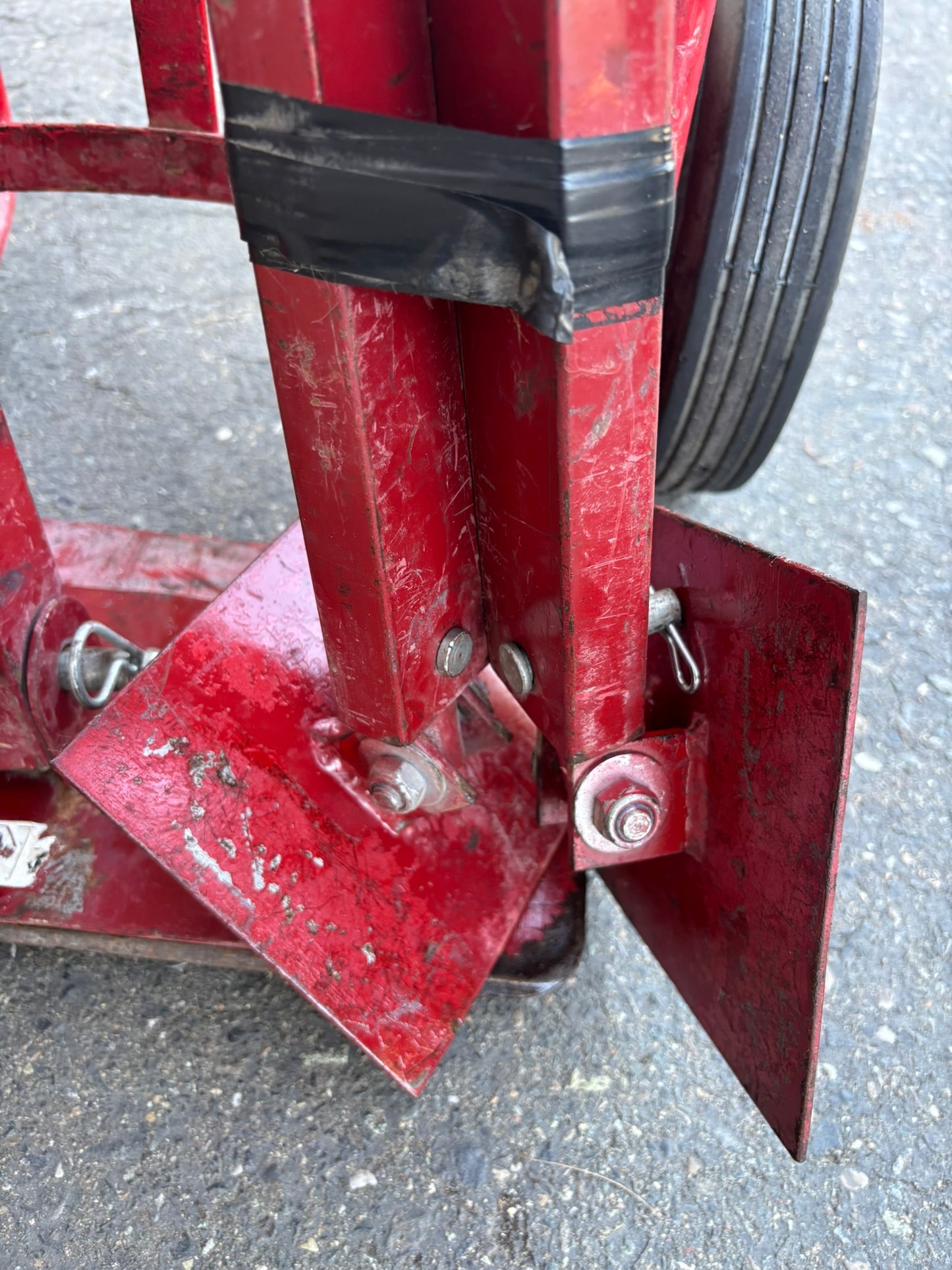 SouthWire Maxis 3000X Lightweight Cable Puller 3K Tripod and Bolt On Trolley