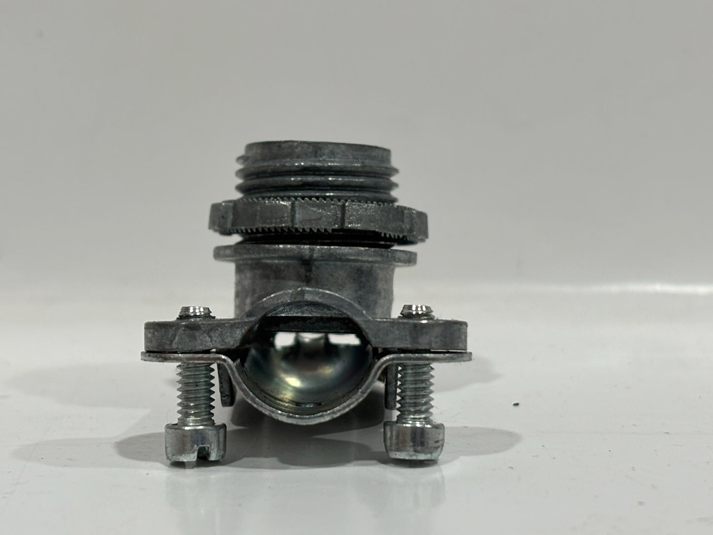 75 PK Bridgeport 801-DC2 90° Connector for 3/8" FMC/MC Cable, Die-Cast Zinc, 2-Screw
