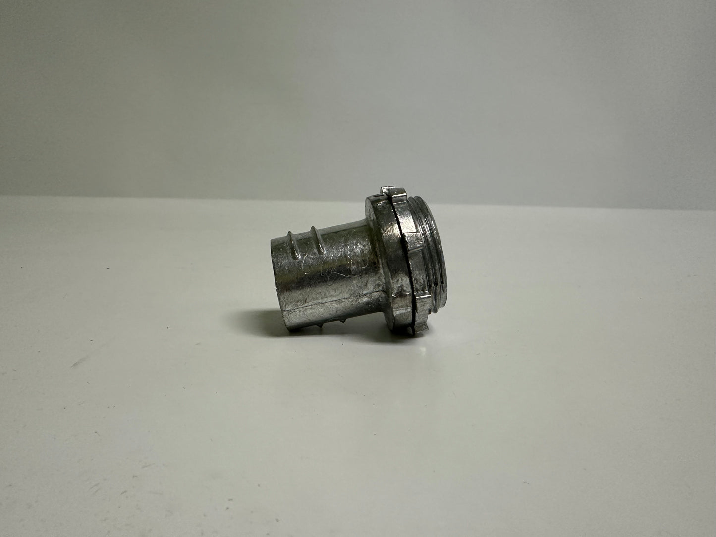 10 PK Arlington (GF125) 1 1/4" Screw-In Connector for Flex Conduit, Zinc