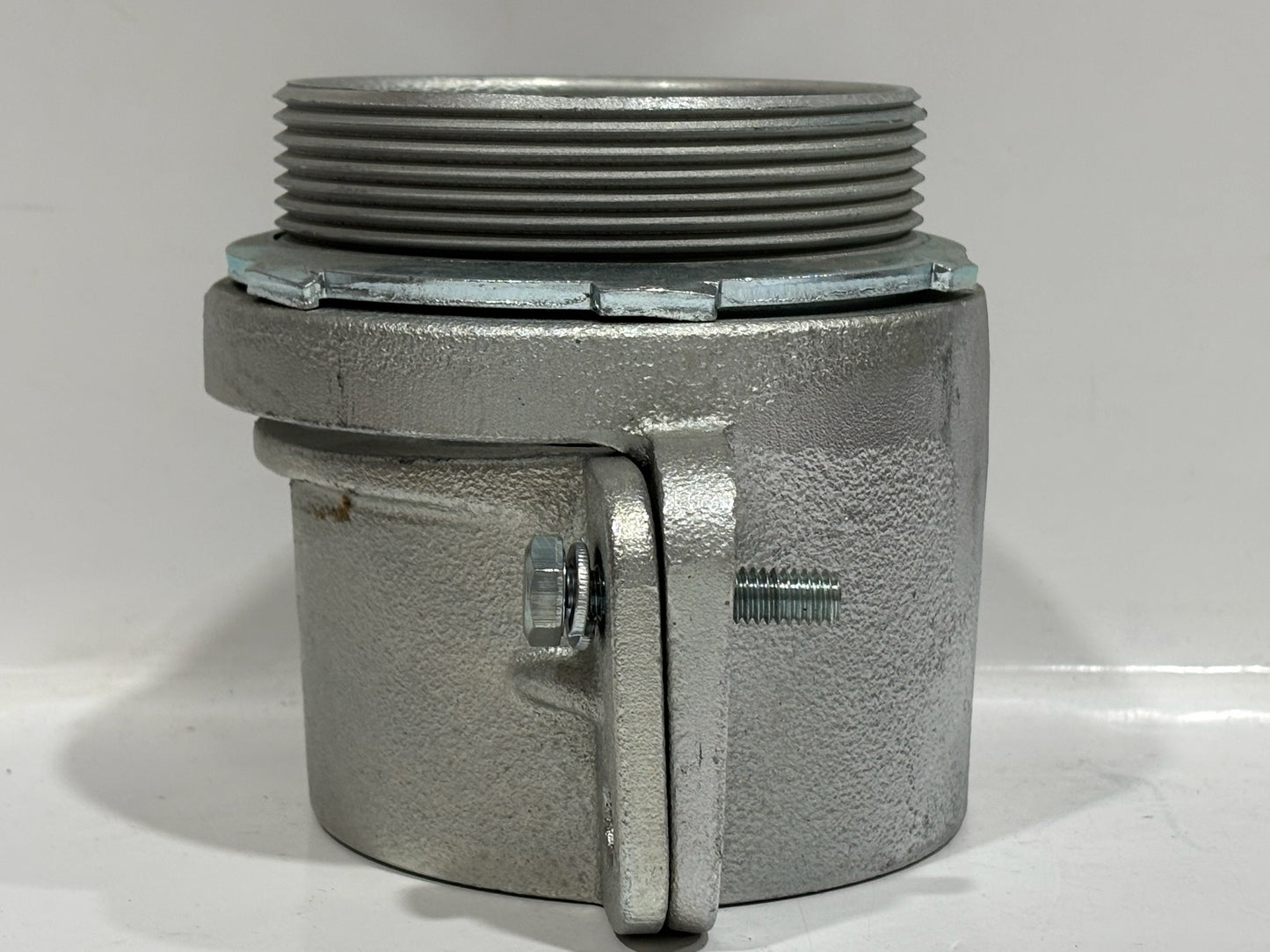 Hubbell RACO 2114 3½″ Straight Squeeze Connector for FMC, Non-Insulated