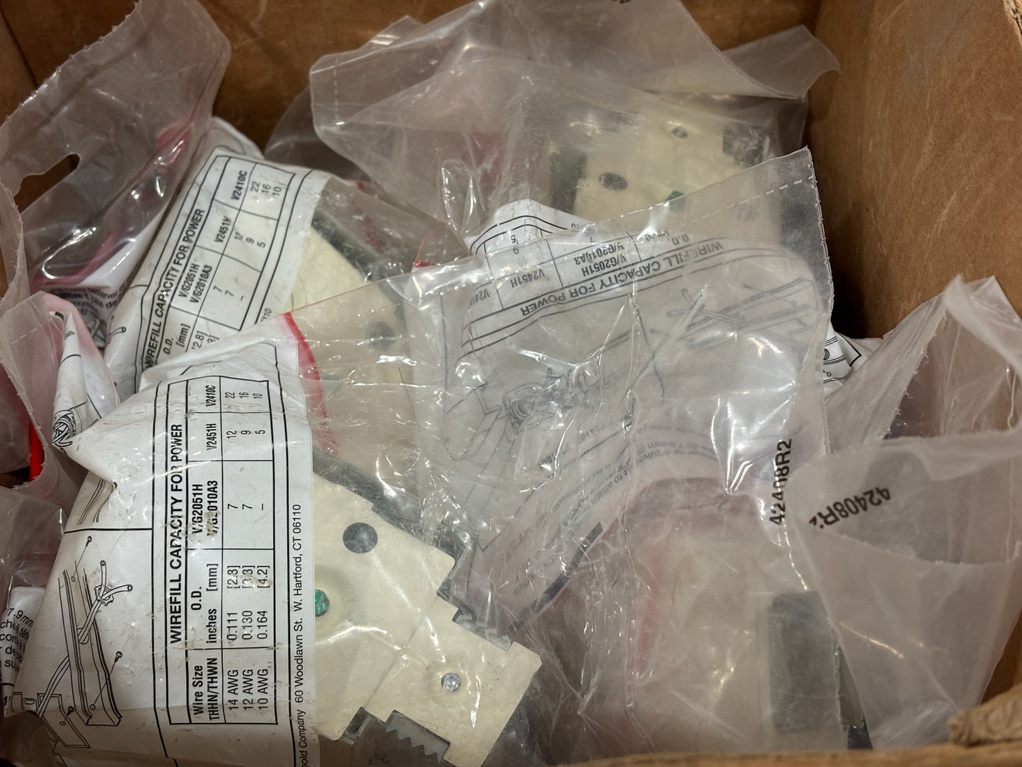 9 PK Wiremold V2010A3 Ivory Steel Entrance End Fitting for 2000 Series Raceway