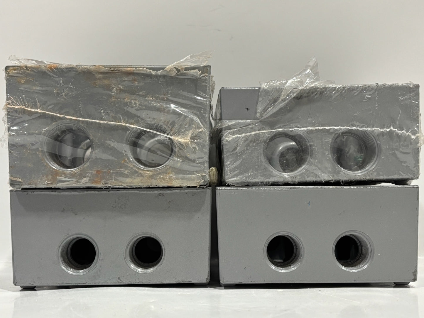4 PK LR-Series Aluminum Conduit Body (UL E121488, CSA LR57925)