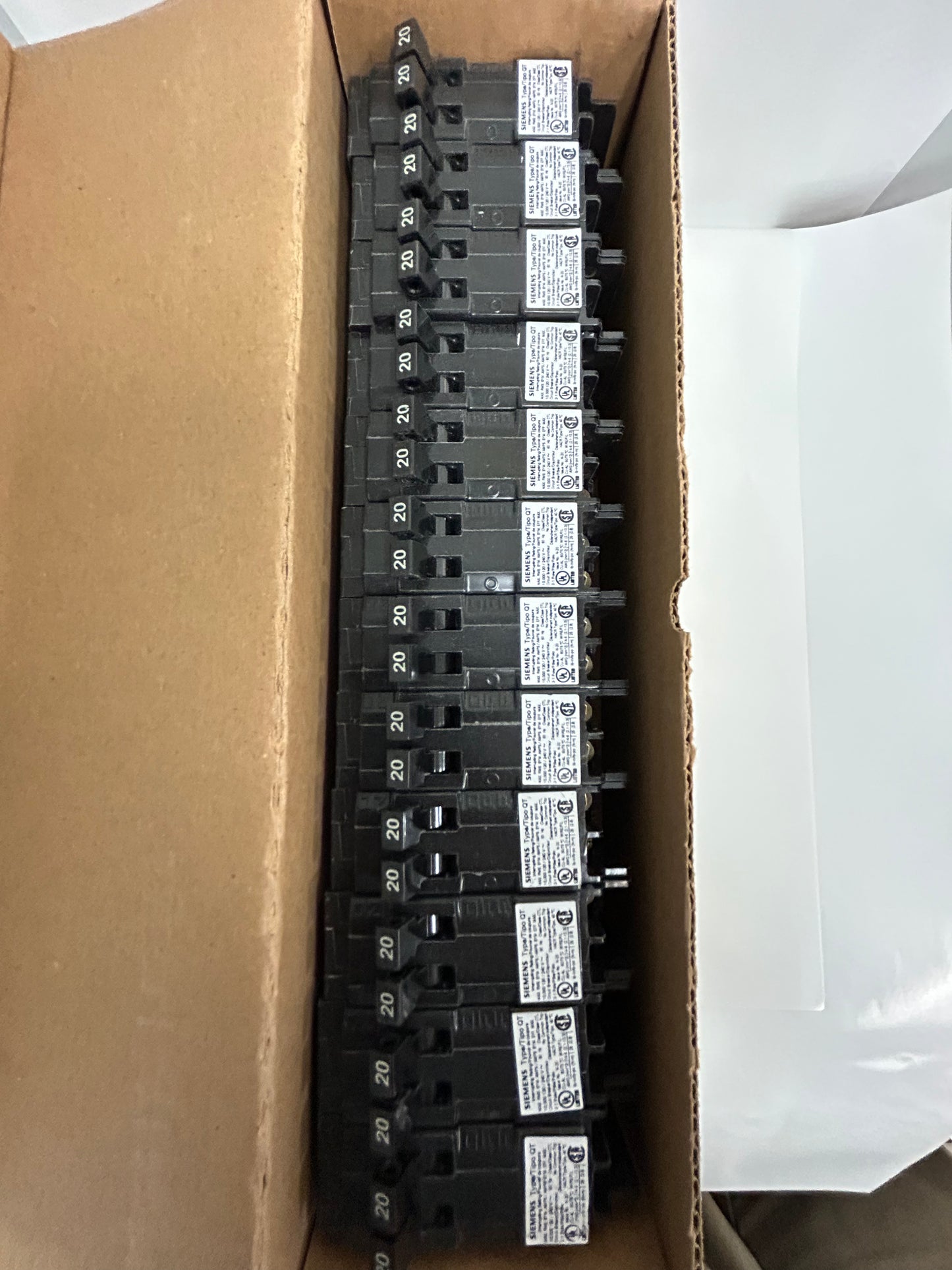 SIEMENS Q2020 Circuit Breaker 20-20Amp 120/240V 60Hz QT (12 Pack)