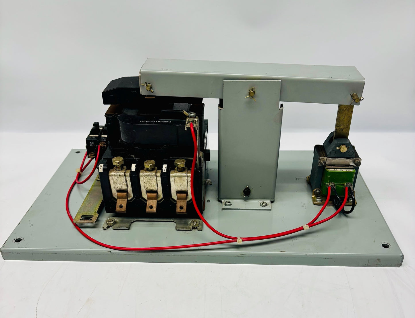 General Electric CR160MA5200A Mechanically Held Lighting Contactor