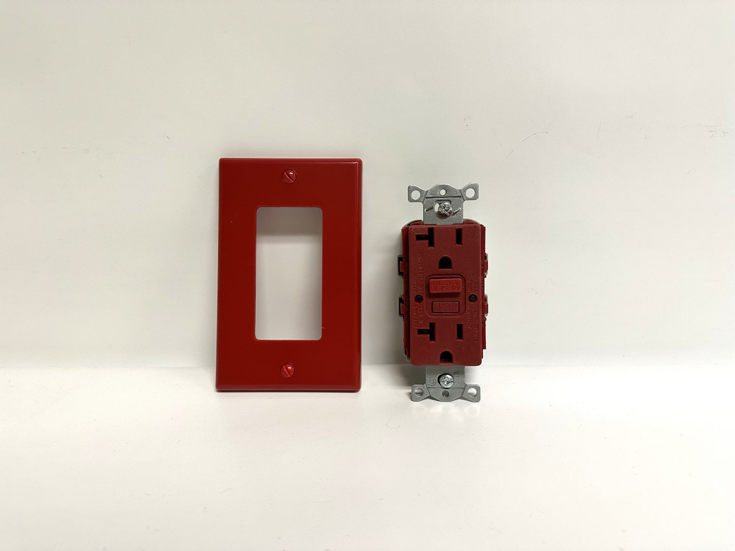 2 PK Hubbell (GFRST20SNAPR) Commercial Self Test Snap Grounding Receptacle, Red