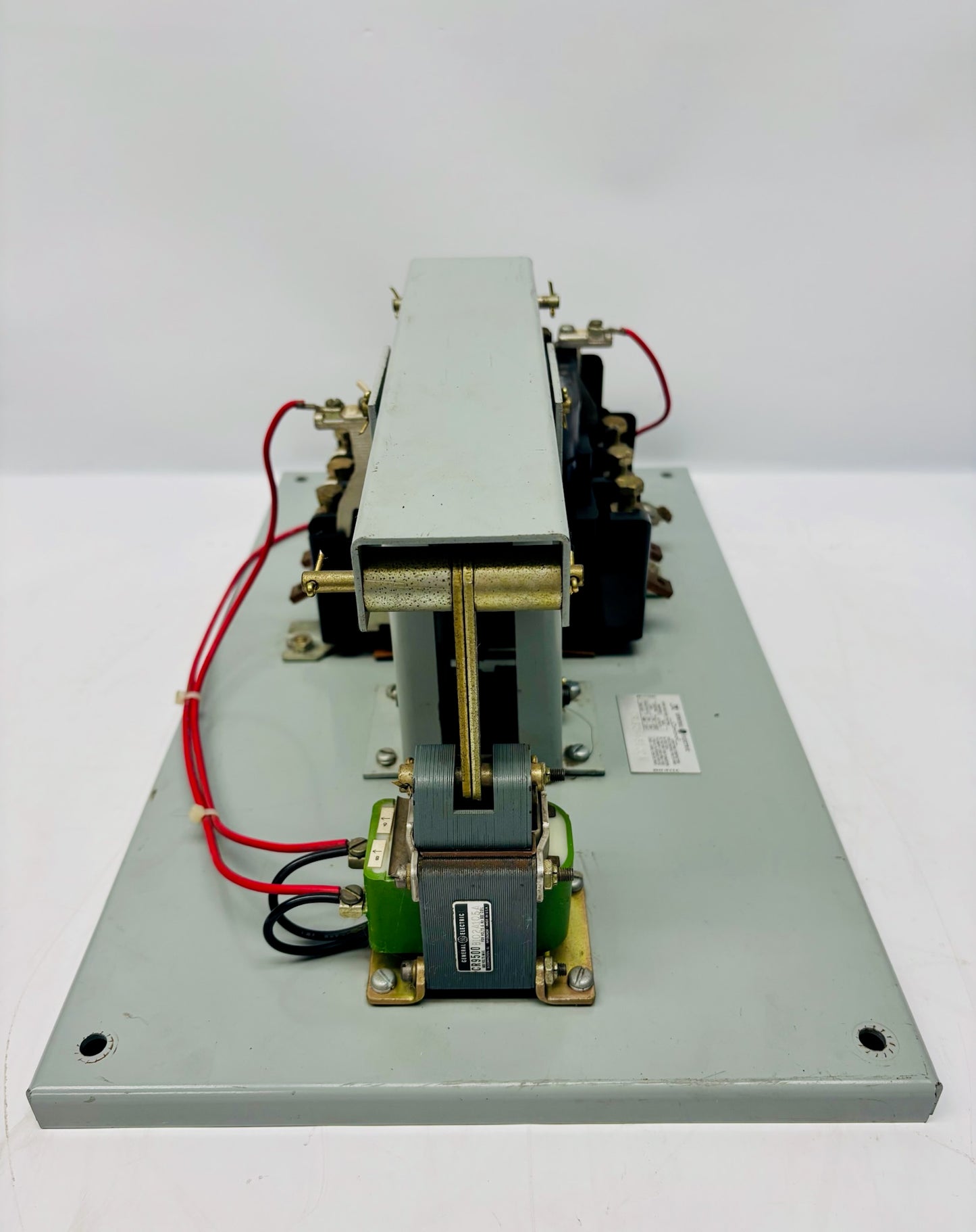 General Electric CR160MA5200A Mechanically Held Lighting Contactor
