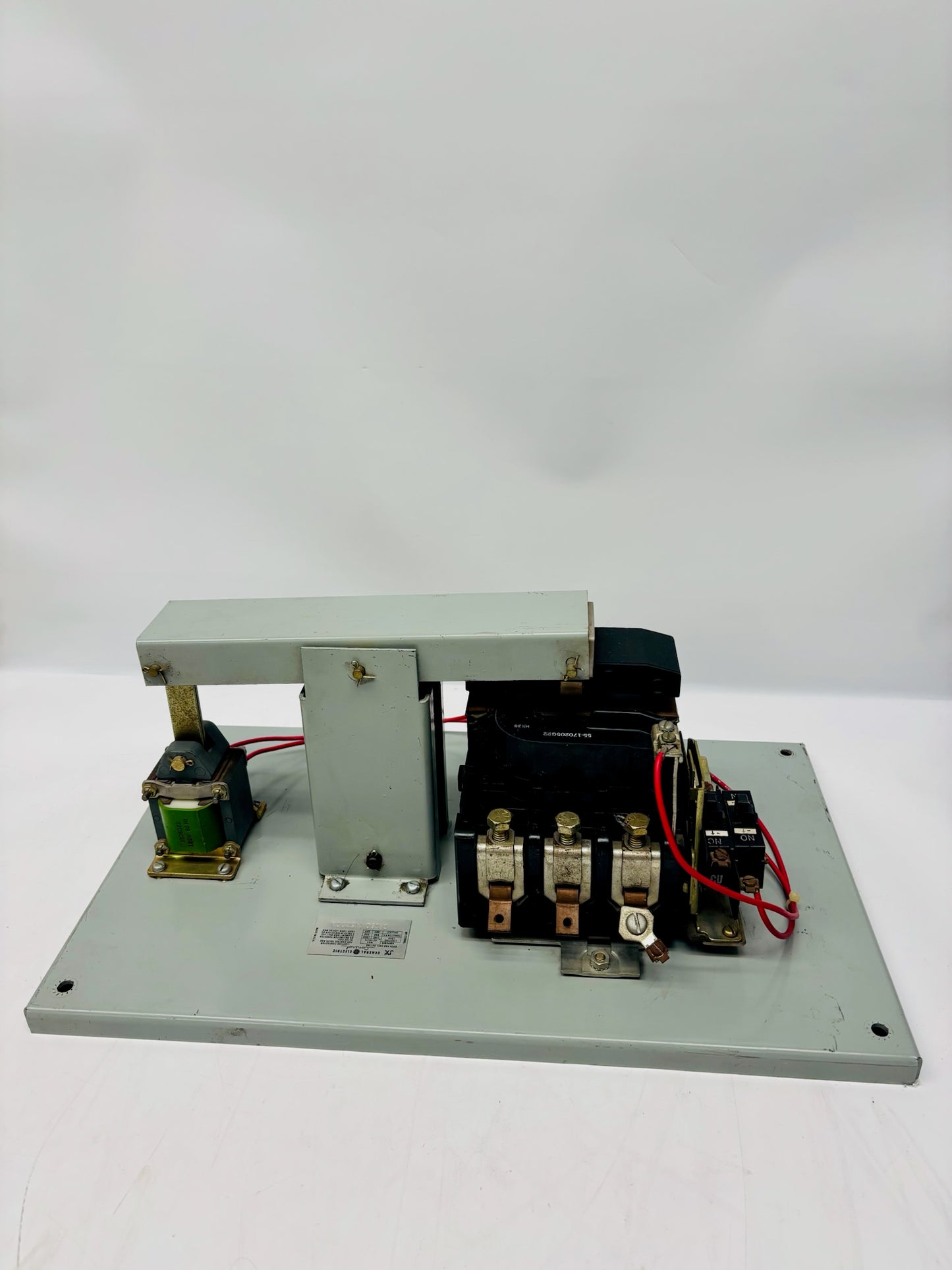 General Electric CR160MA5200A Mechanically Held Lighting Contactor