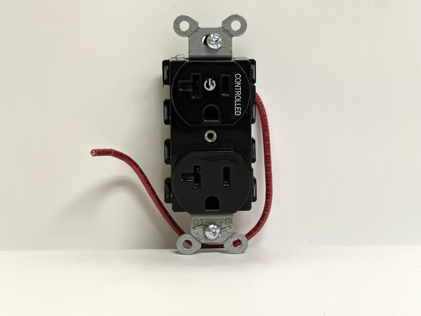 10 PK Hubbell (SNAP5362C1BK) Duplex Receptacle, 20A, 125V, 2-Pole, Black