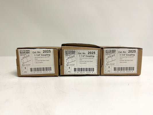 15 PK Raco (2025) 1 1/4" Set Screw Type EMT Coupling, Concrete Tight, Zinc Plated