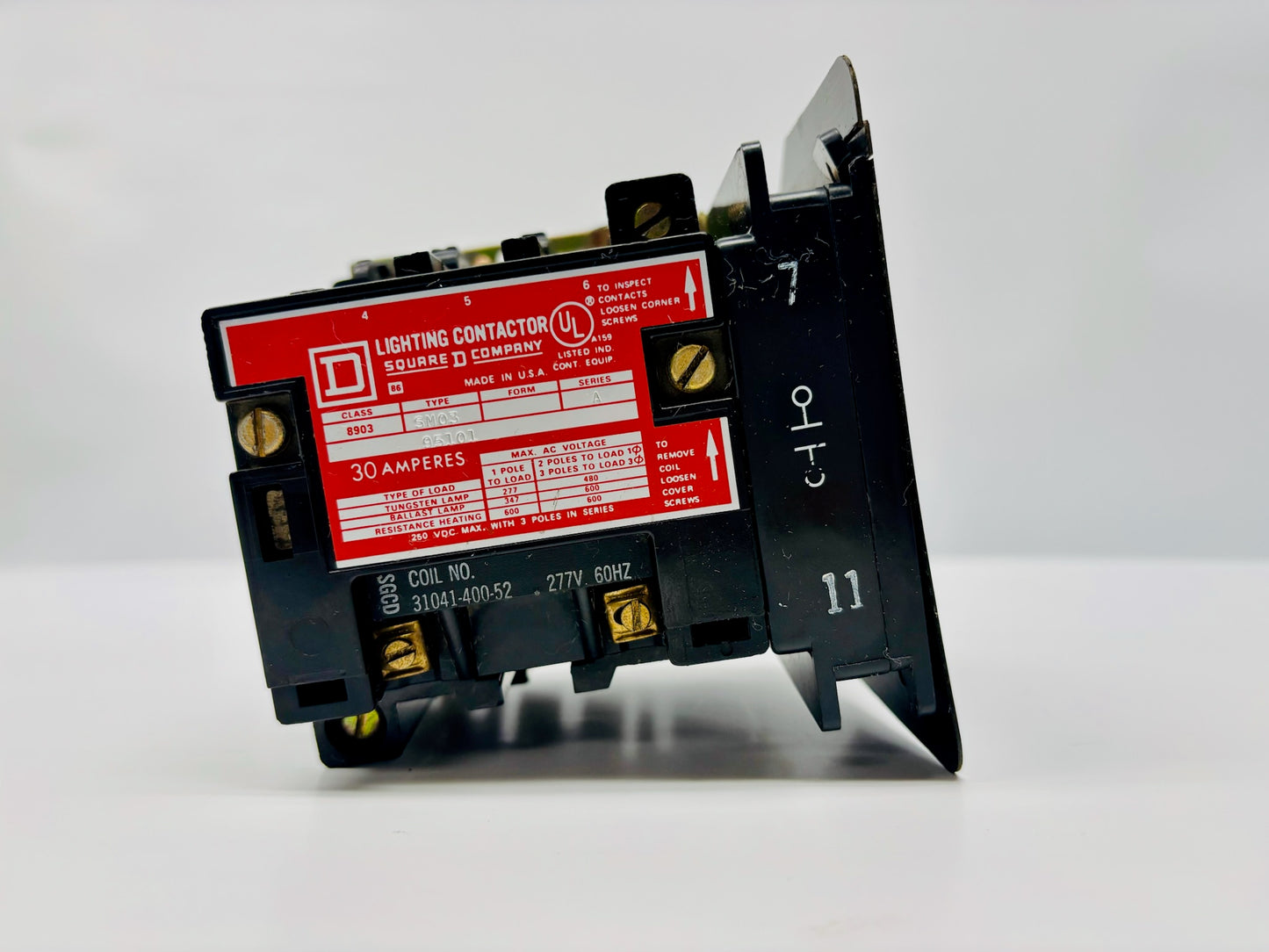 Square D 8903SM03 Lighting Contactor (Minor Damage)
