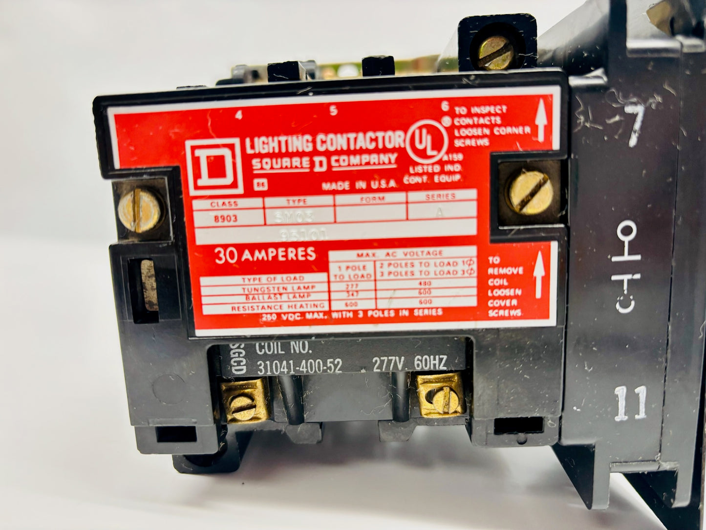 Square D 8903SM03 Lighting Contactor (Minor Damage)